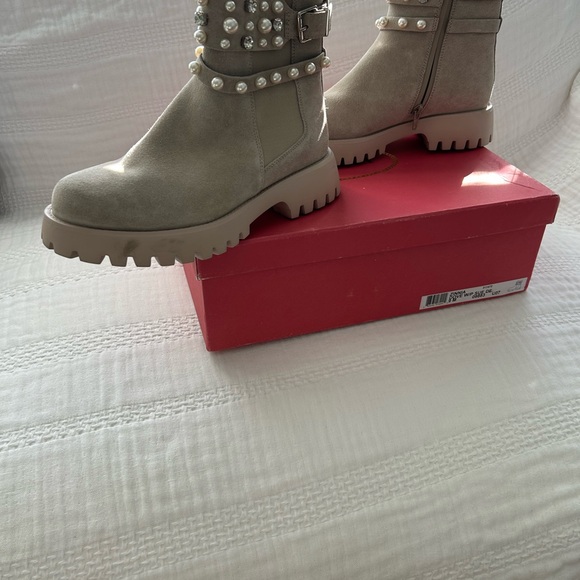 Vaneli suede booties - Picture 4 of 5